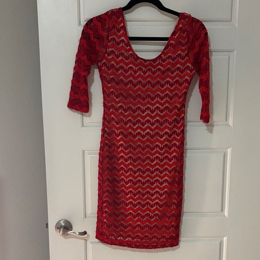 Elegant Red Zigzag Pattern Dress